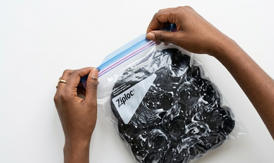 Bouncy ziploc